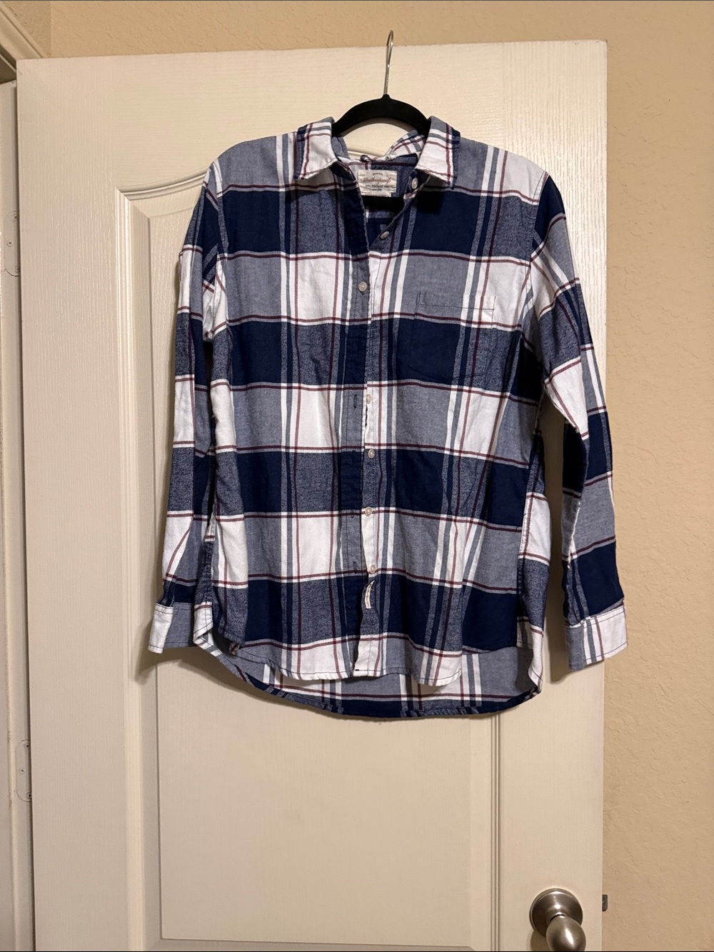 Men's Plaid Button-Down Shirt in Navy & White